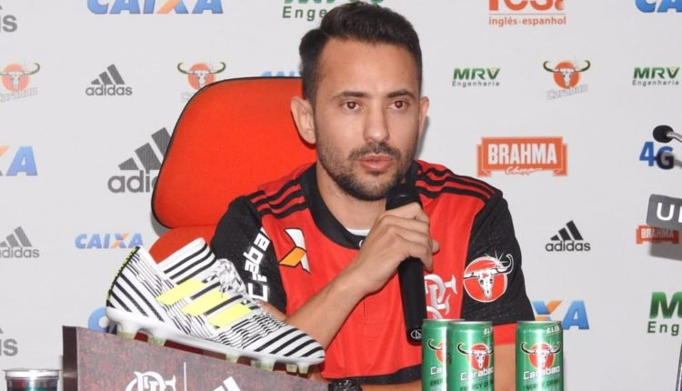 everton ribeiro