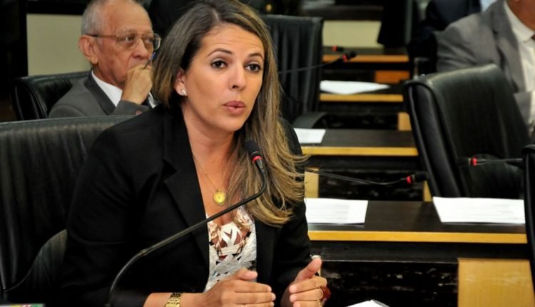 ver_-nina-souza-foto-elpidio-junior-1